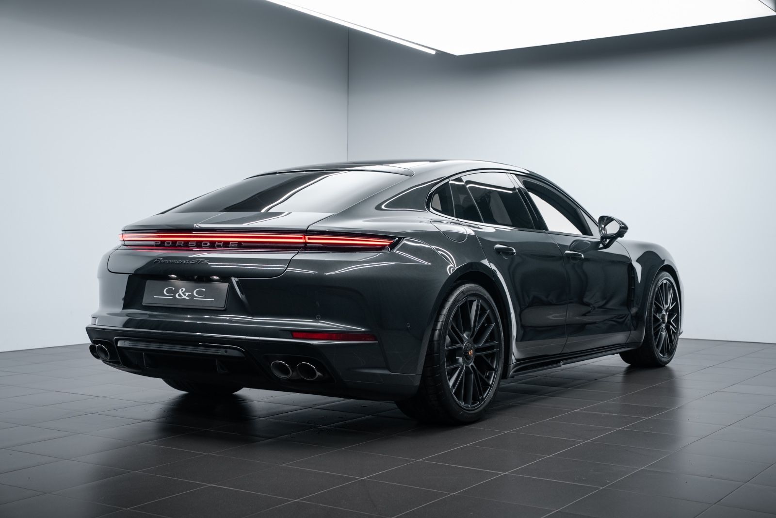 Fahrzeugabbildung Porsche Panamera GTS BURMESTER/PANO/PDLS+/STANDHEIZUNG