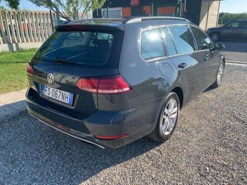 Volkswagen Golf - 5
