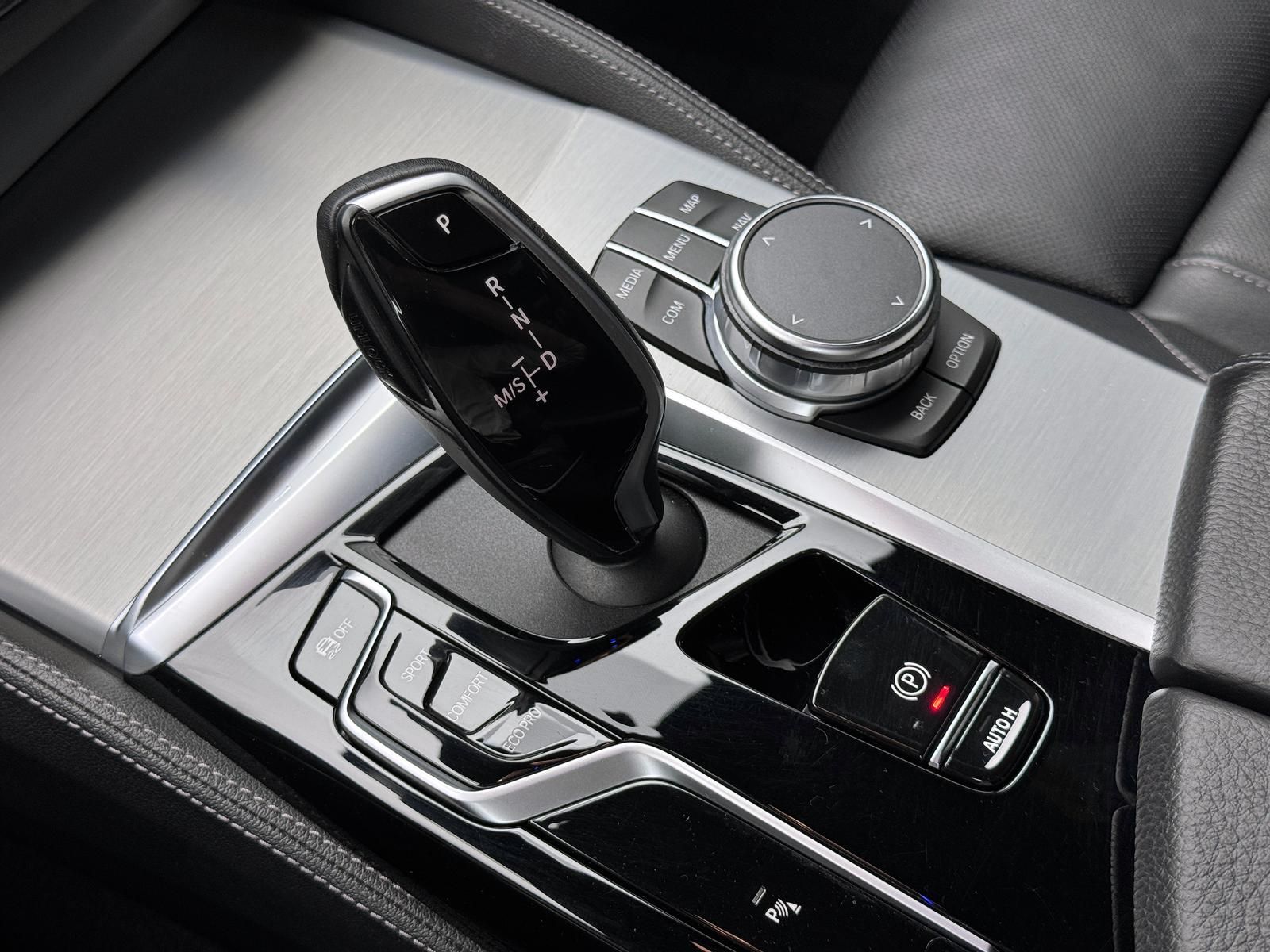 Fahrzeugabbildung BMW d*M-PAKET*XDRIVE*LASER*PANO*AHK*ACC*HUD*RCAM