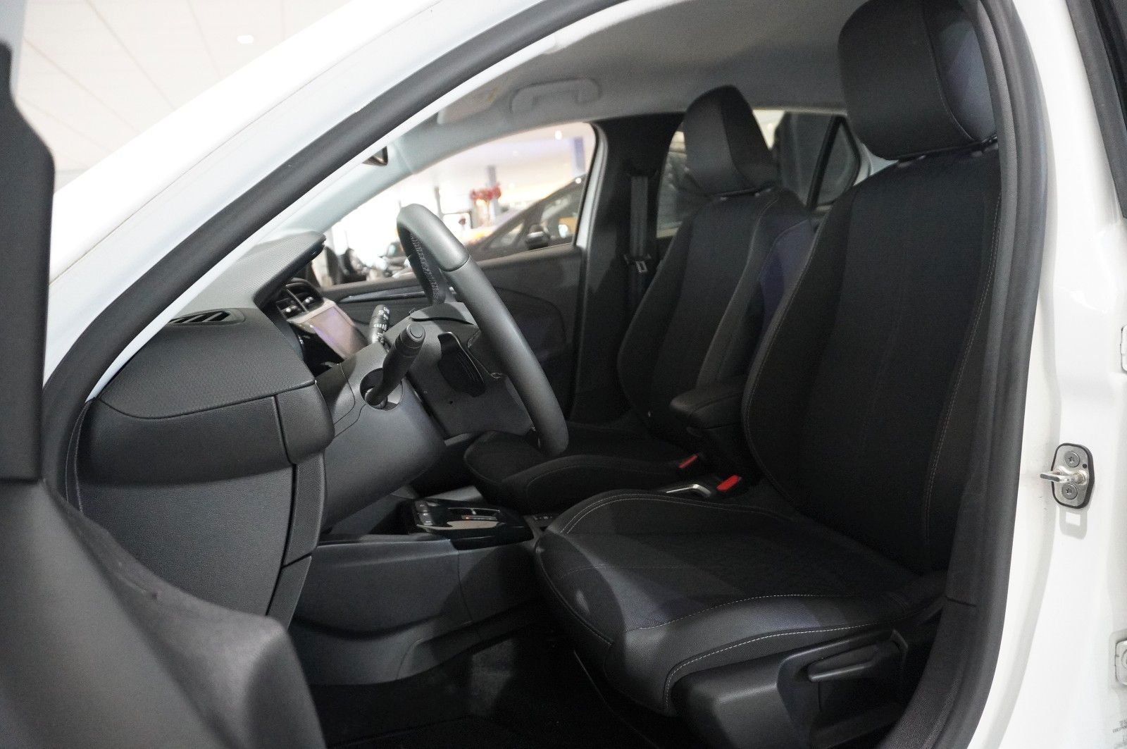 Fahrzeugabbildung Opel Corsa F 1.2T ELEGANCE NAVI/LED/KAMERA/SPORT/DAB+