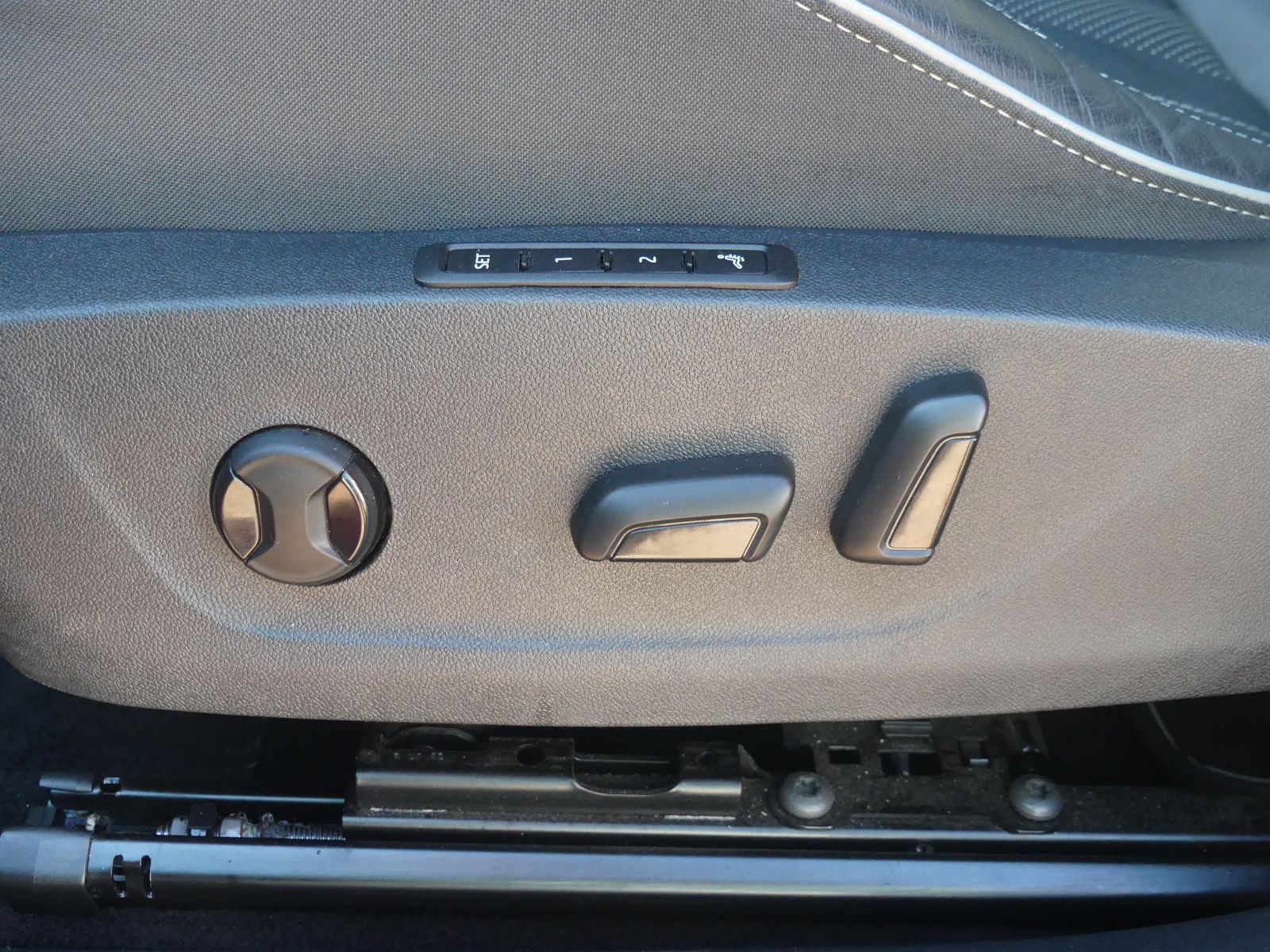 Fahrzeugabbildung SKODA Enyaq Coupé RS MAXX*360Kamera*CrystalFace*LEDER