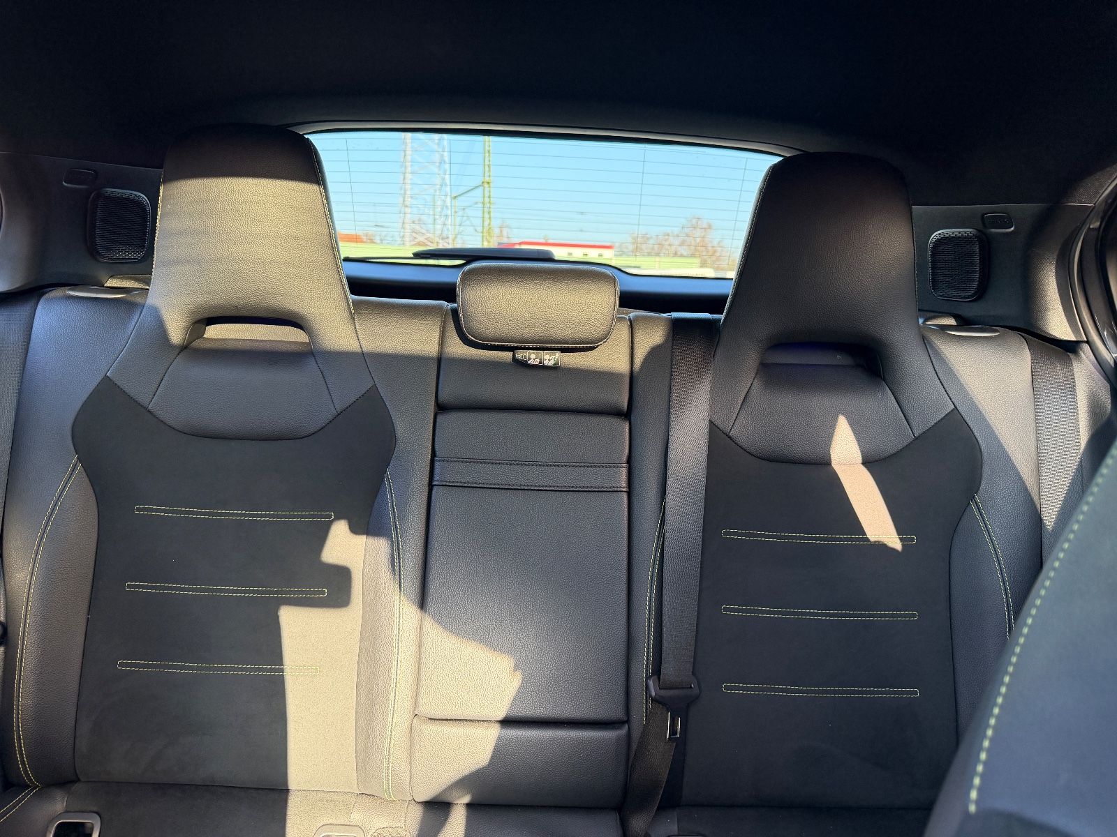 Fahrzeugabbildung Mercedes-Benz A 250 4Matic AMG Edition 1 JUNGESTERNE*PANO*MEMO