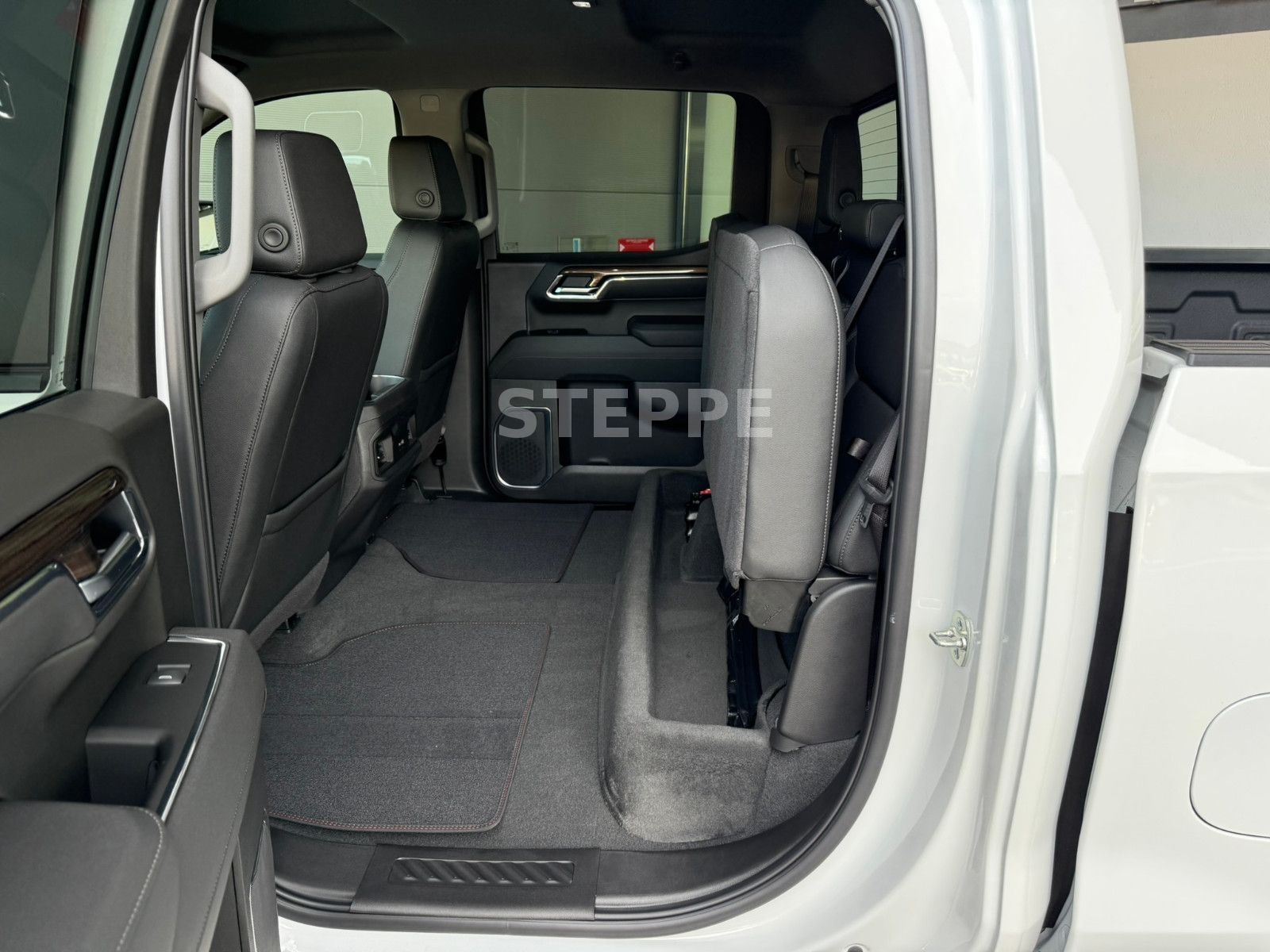 Chevrolet 2025 Silverado LT Trail Boss 6,2V8 Crew Cab. AHK