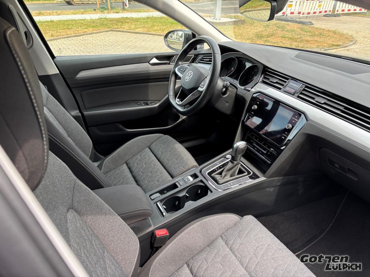 Fahrzeugabbildung Volkswagen Passat Variant Business 2,0TDI Travel Assist LED