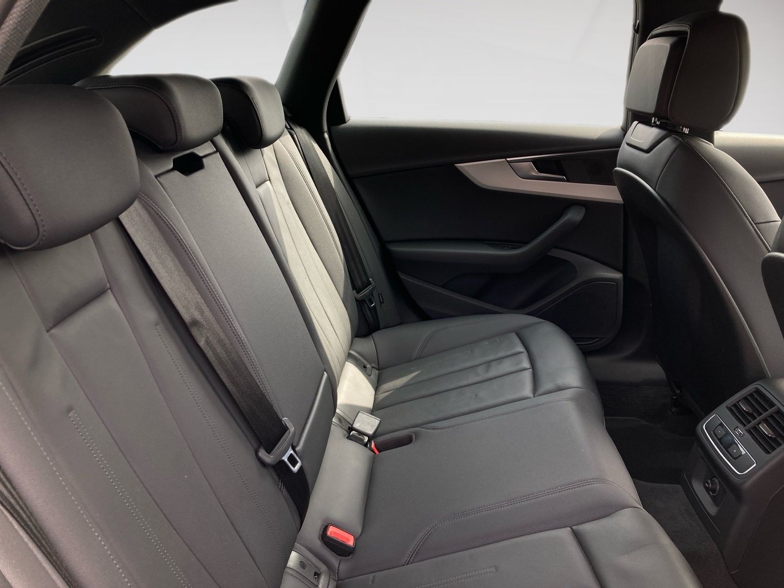 Audi A4 - Bild 10