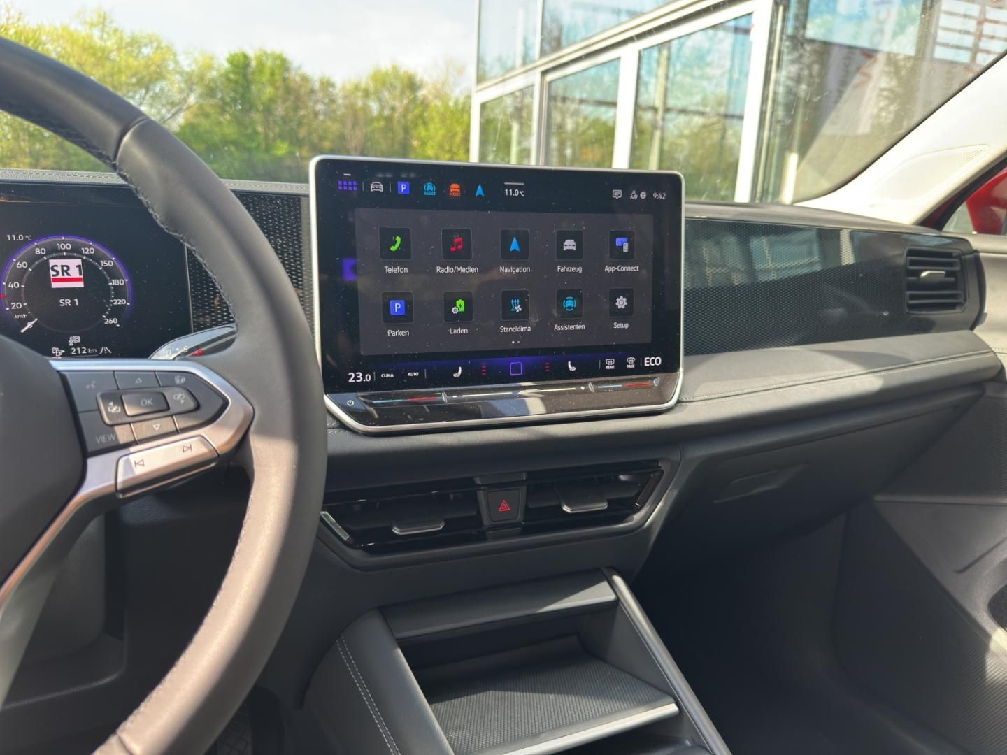 Fahrzeugabbildung Volkswagen Tiguan Life Life,Plug/Hybrid,AHK,GJR,Navi,18"LM,