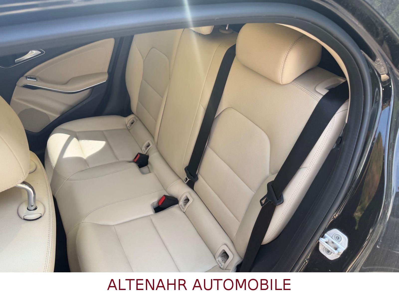 Mercedes-Benz GLA220 2015 — interior