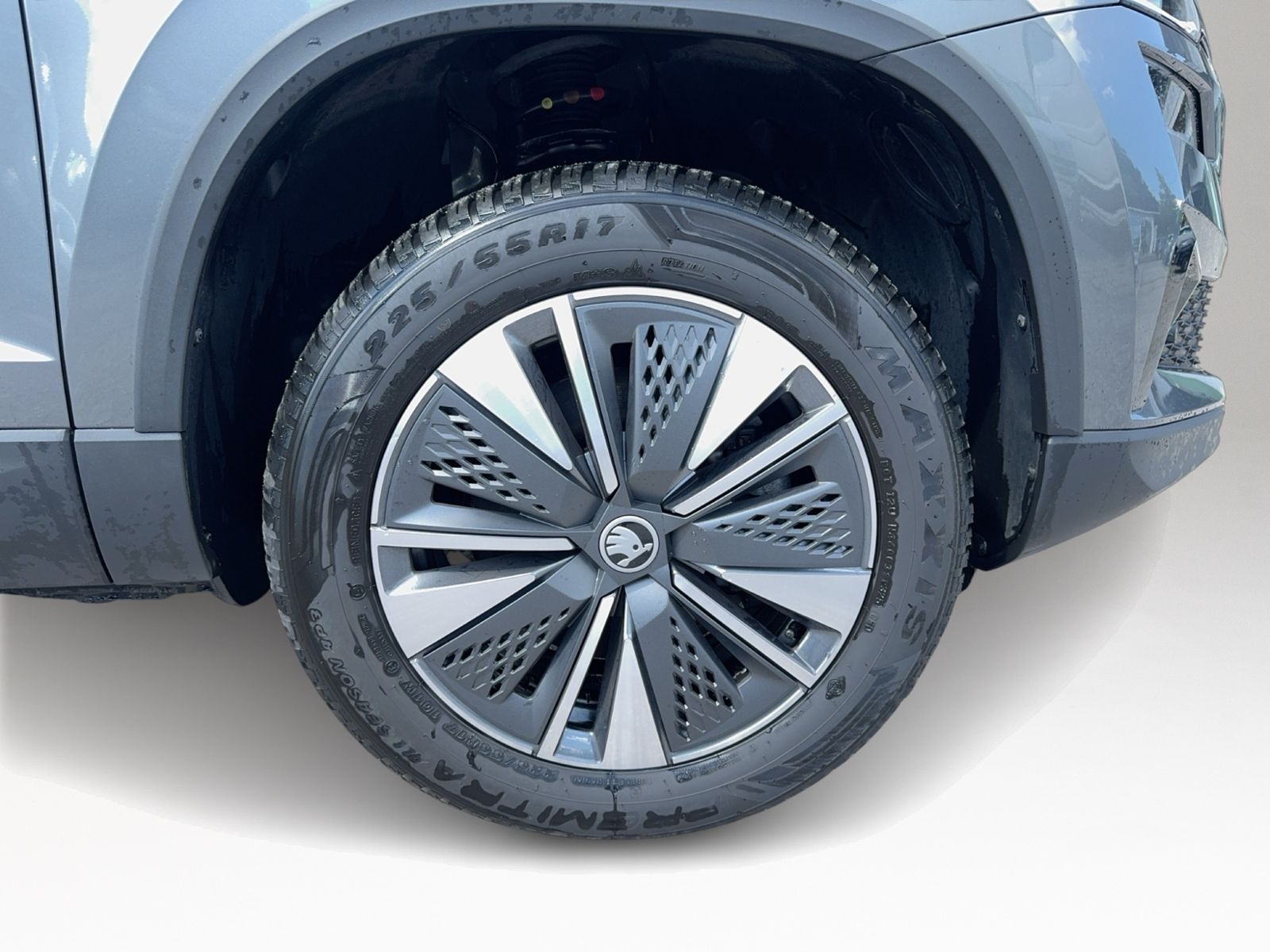 Karoq 2.0 TDI Tour 4x4, AHK, RearView, ACC,Navi,