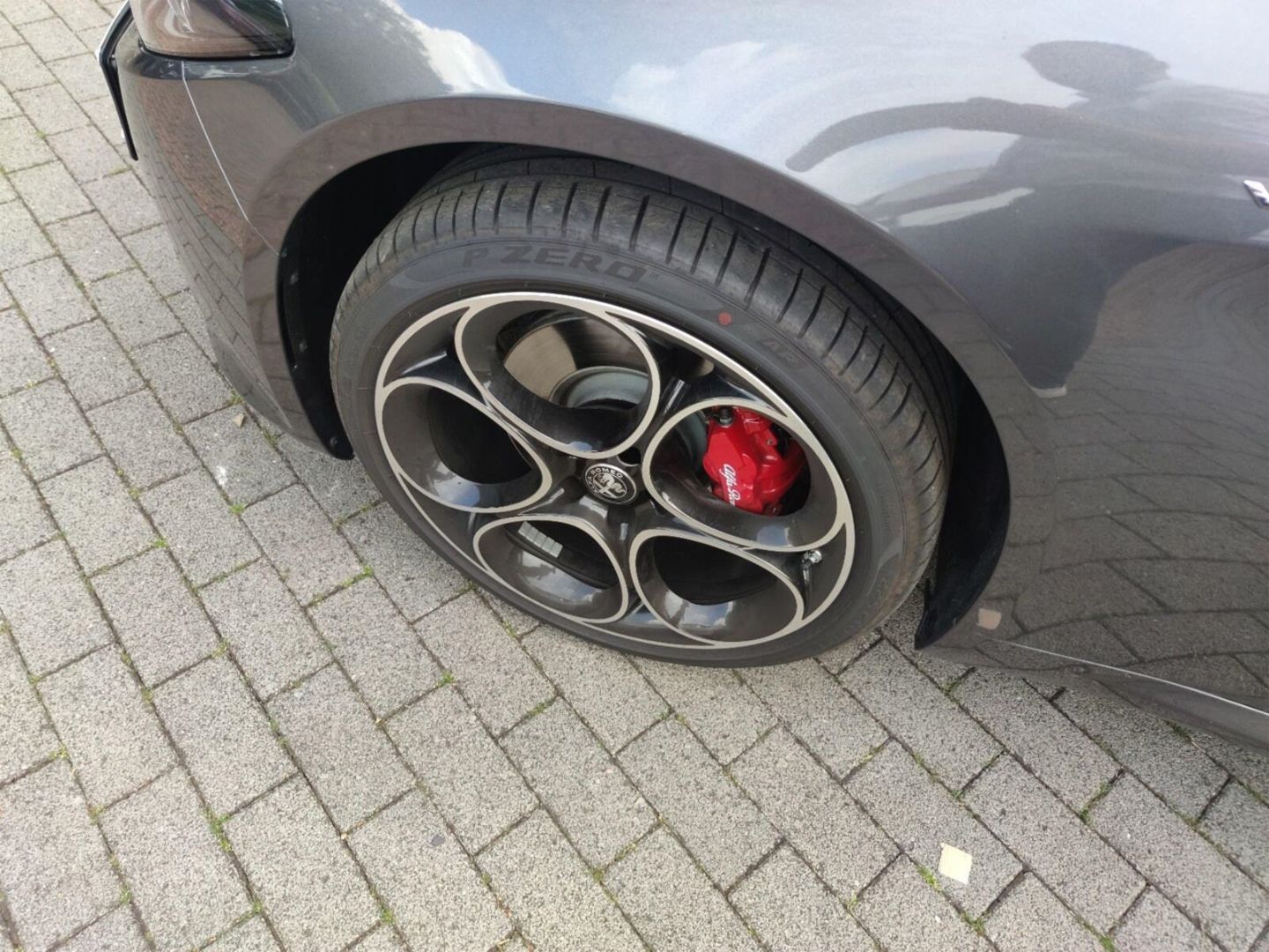 Fahrzeugabbildung Alfa Romeo Giulia 2.0 Turbo16V Q4 Veloce +PANO+HARMAN&KARDO