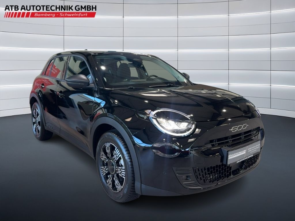 Fahrzeugabbildung Fiat 600 Hybrid MY25 Business Edition, Ganzjahresreif