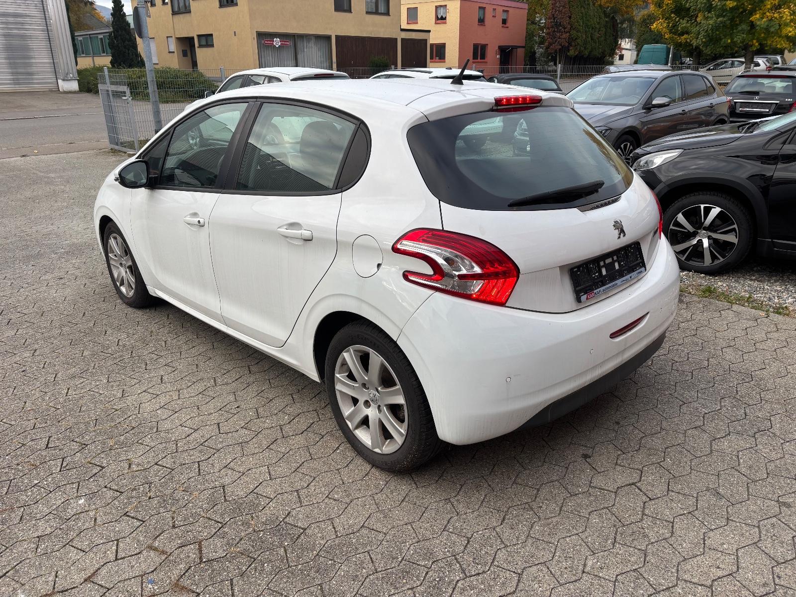 Peugeot 208 Active**KLIMA**TOUCHSCREEN**