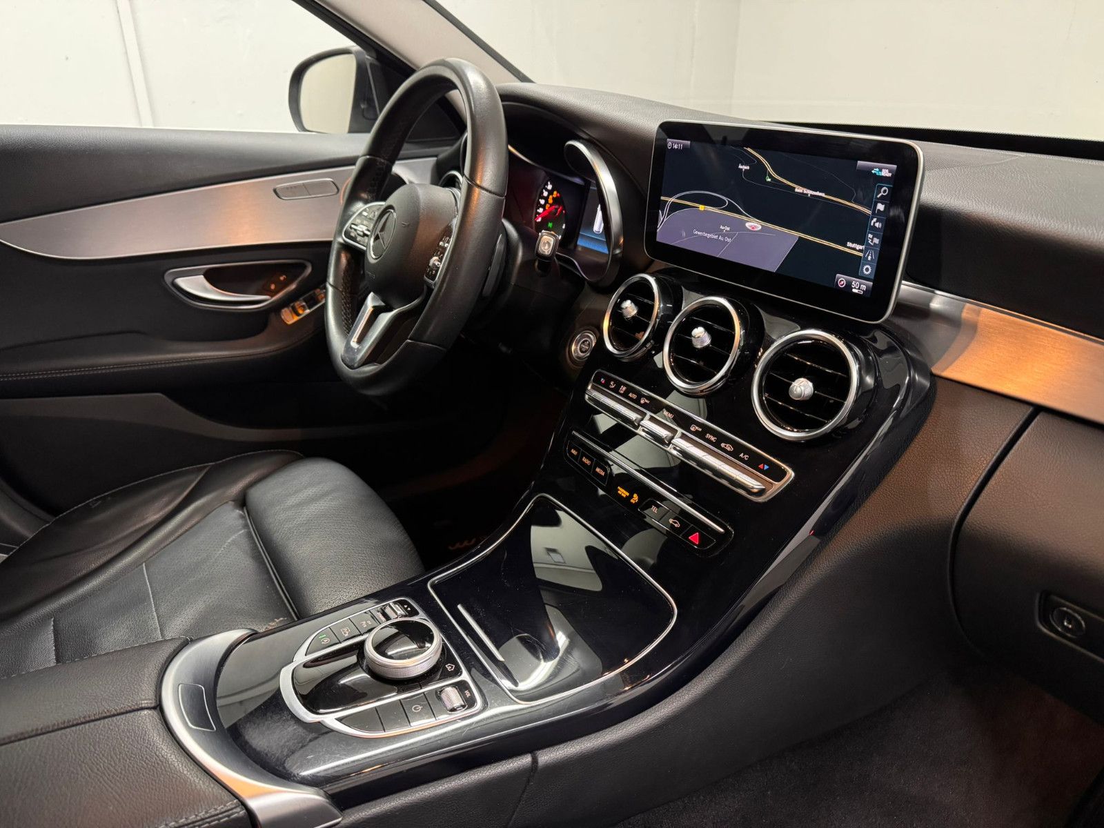 Fahrzeugabbildung Mercedes-Benz C 220 d T Autom. *AVANTGARDE*LUXURY*NAVI*SH*
