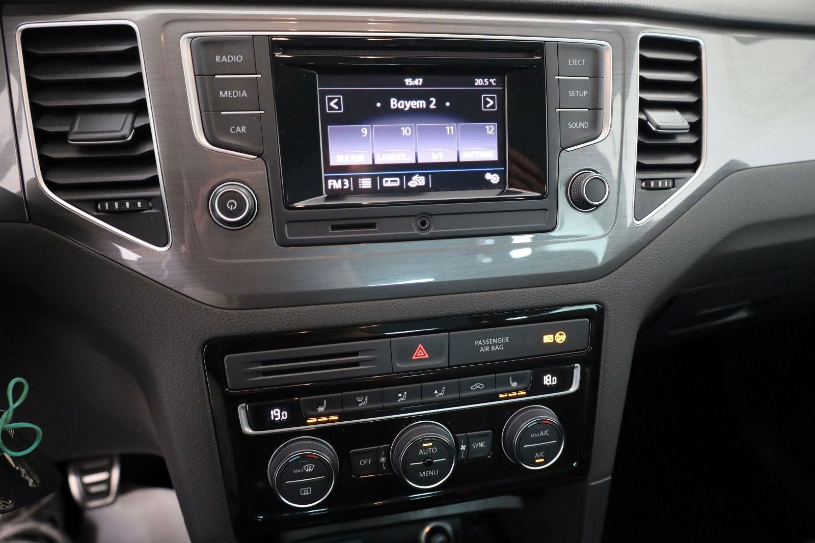 Fahrzeugabbildung Volkswagen Golf Sportsvan VII Allstar SH,PDC,8 fach bereift