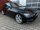 BMW 328 i Sport*Navi*Head-up*Xenon* - schwarze BMW 328