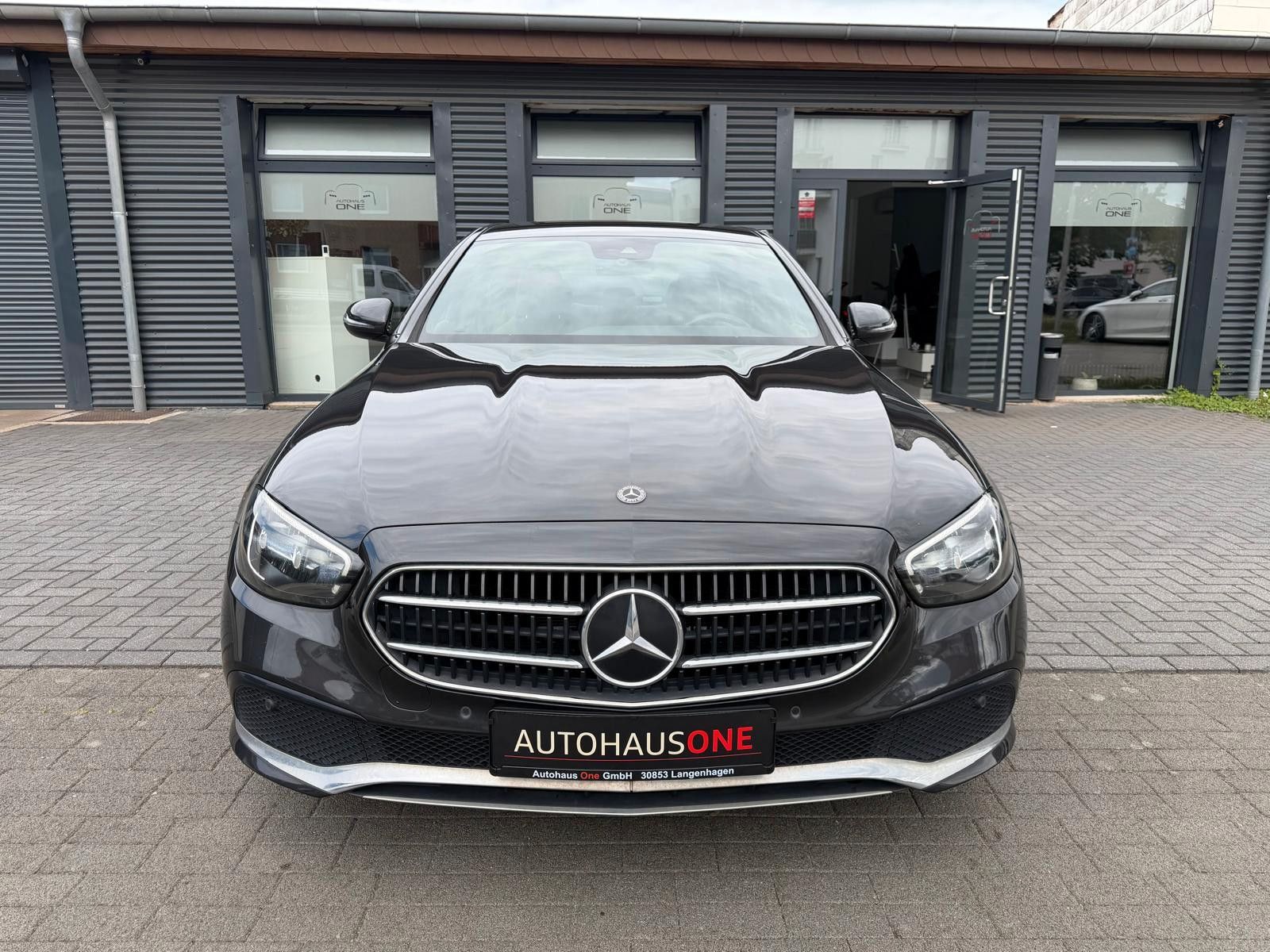 Mercedes-Benz E 200d LIMOUSINE AVANGARDE MBUX/VOLLLEDER foto 4