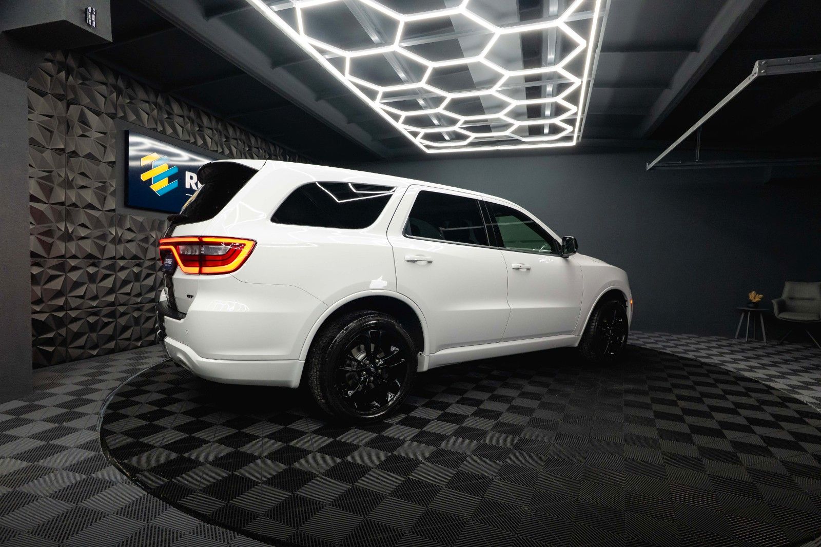 Fahrzeugabbildung Dodge Durango 3.6 V6 GT 4x4 SRT Night-Paket Modell 22