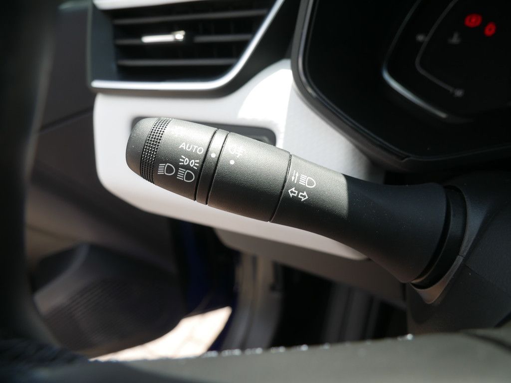 Fahrzeugabbildung Renault Clio Techno TCe 90 KLIMA PDC SHZ KAMERA NAVI LED