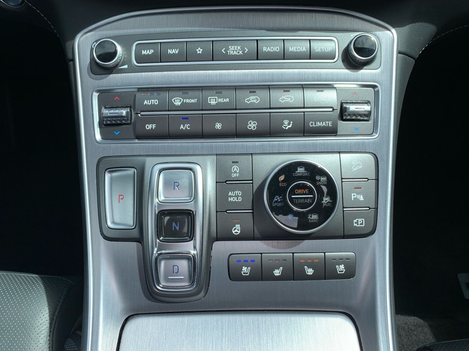 Fahrzeugabbildung Hyundai SANTA FE 2.2 CRDi Signature 4WD AHK PanDach