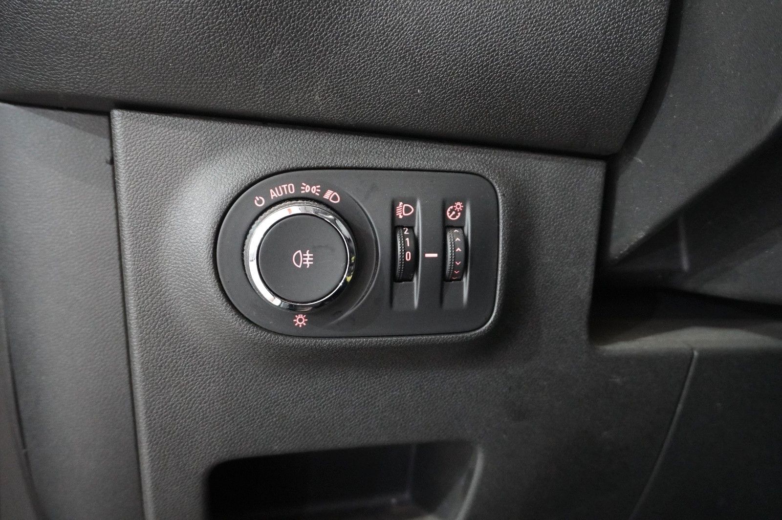 Fahrzeugabbildung Opel Adam 1.2 JAM KLIMA/SPORT/TEMP./USB/CITY/TOUCH