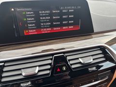 Fahrzeugabbildung BMW 530d Sport Line -- ACC/ Pano/ AHK/ STHZG/ 19LM