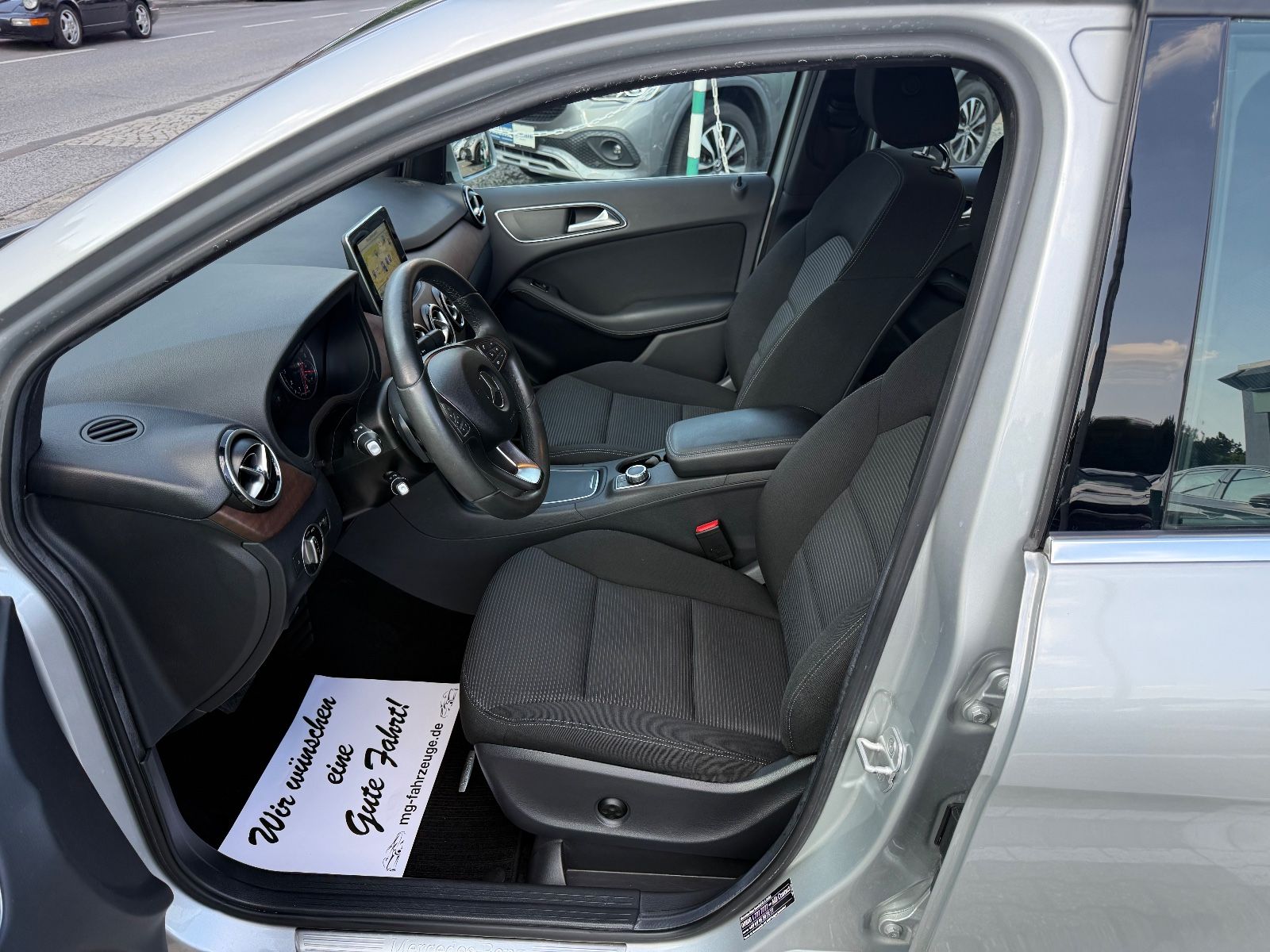 Fahrzeugabbildung Mercedes-Benz B 200 B -Klasse B 200 AUTOMATIK MEMORY FACELIFT