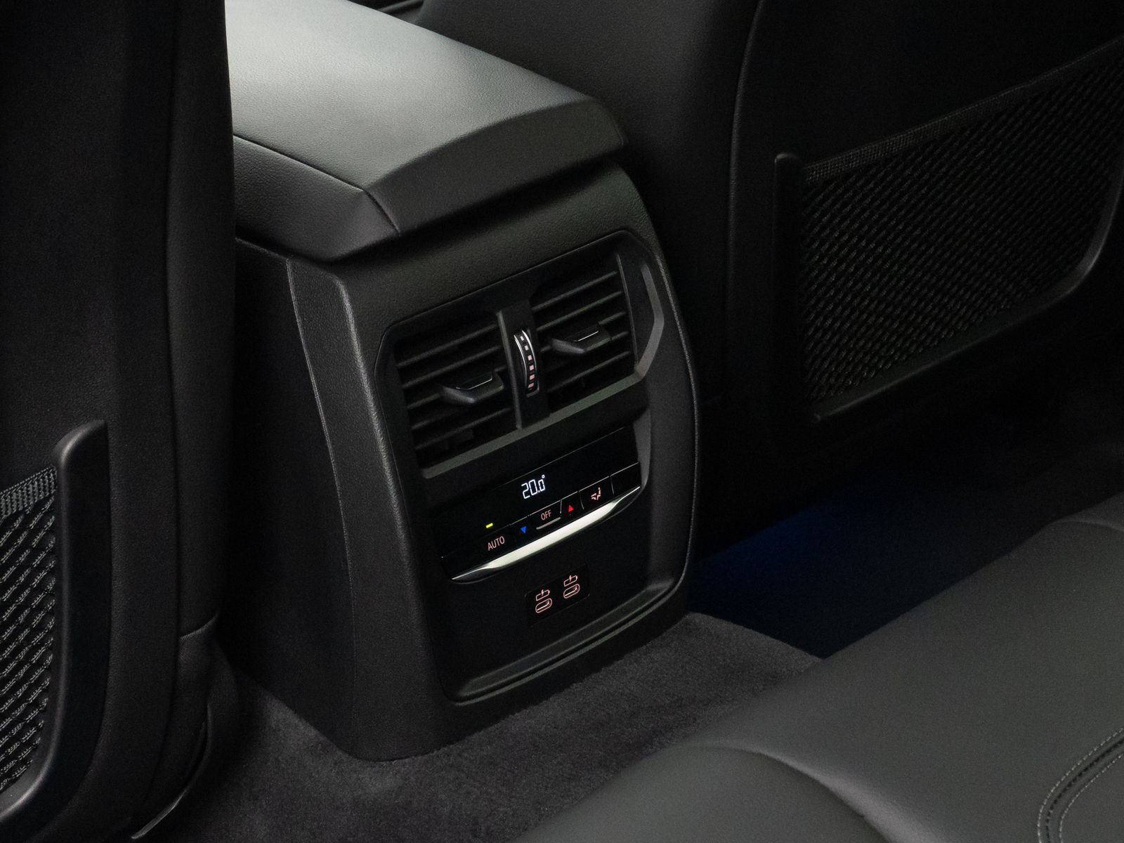 Fahrzeugabbildung BMW 320e M Sport HiFi DAB PDC Fernlichtassist 19Zoll