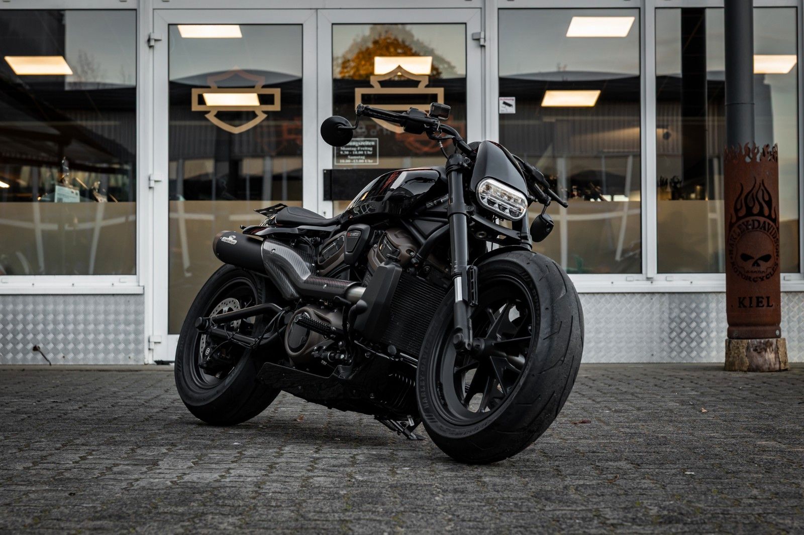 Fahrzeugabbildung Harley-Davidson RH1250S Sportster S - Jekill&Hyde -