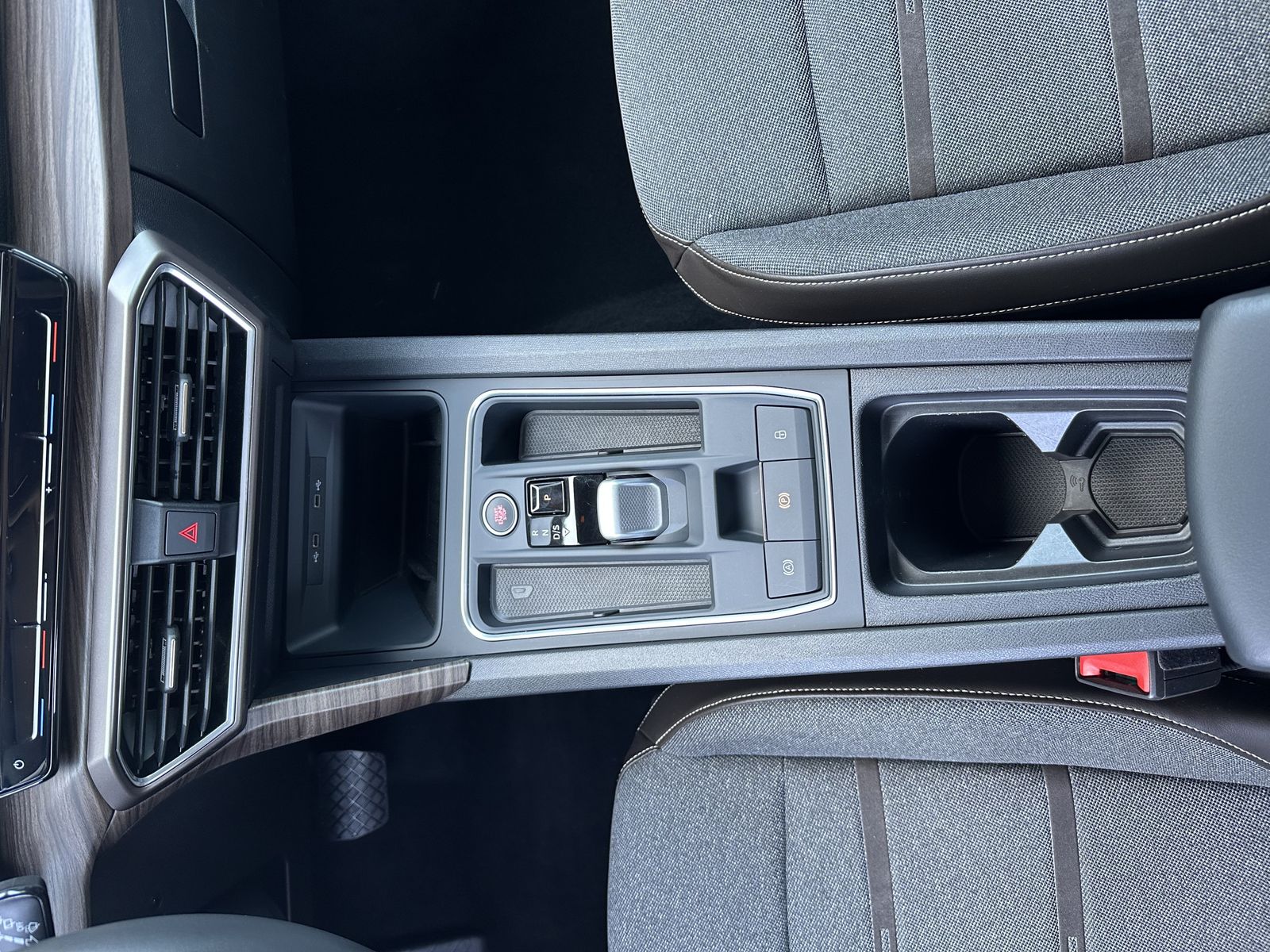 Fahrzeugabbildung SEAT Leon ST 2.0 TDI Xcellence DSG NAV+LED+ACC+KAMERA