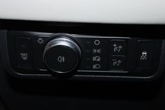 Fahrzeugabbildung Ford Mustang Mach-E 99 kWh AWD White Edition