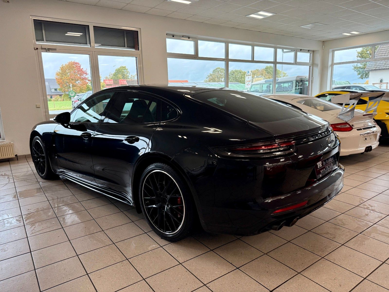 Fahrzeugabbildung Porsche Panamera GTS SportDesign/Panorama/ACC/Carbon/DAB