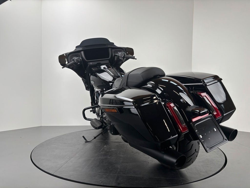 Fahrzeugabbildung Harley-Davidson STREET GLIDE FLHX *NEUWERTIGER ZUSTAND*