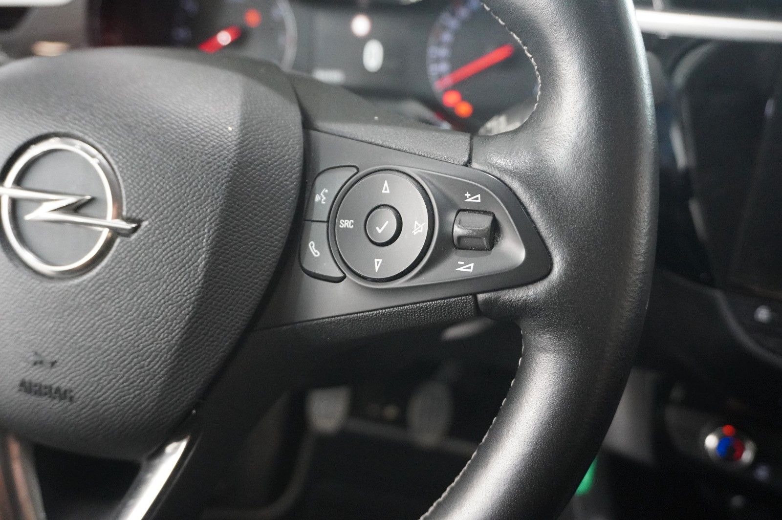 Fahrzeugabbildung Opel Corsa F 1.2 ELEGANCE NAVI/LED/TEMP/PDC/KLIMA/USB