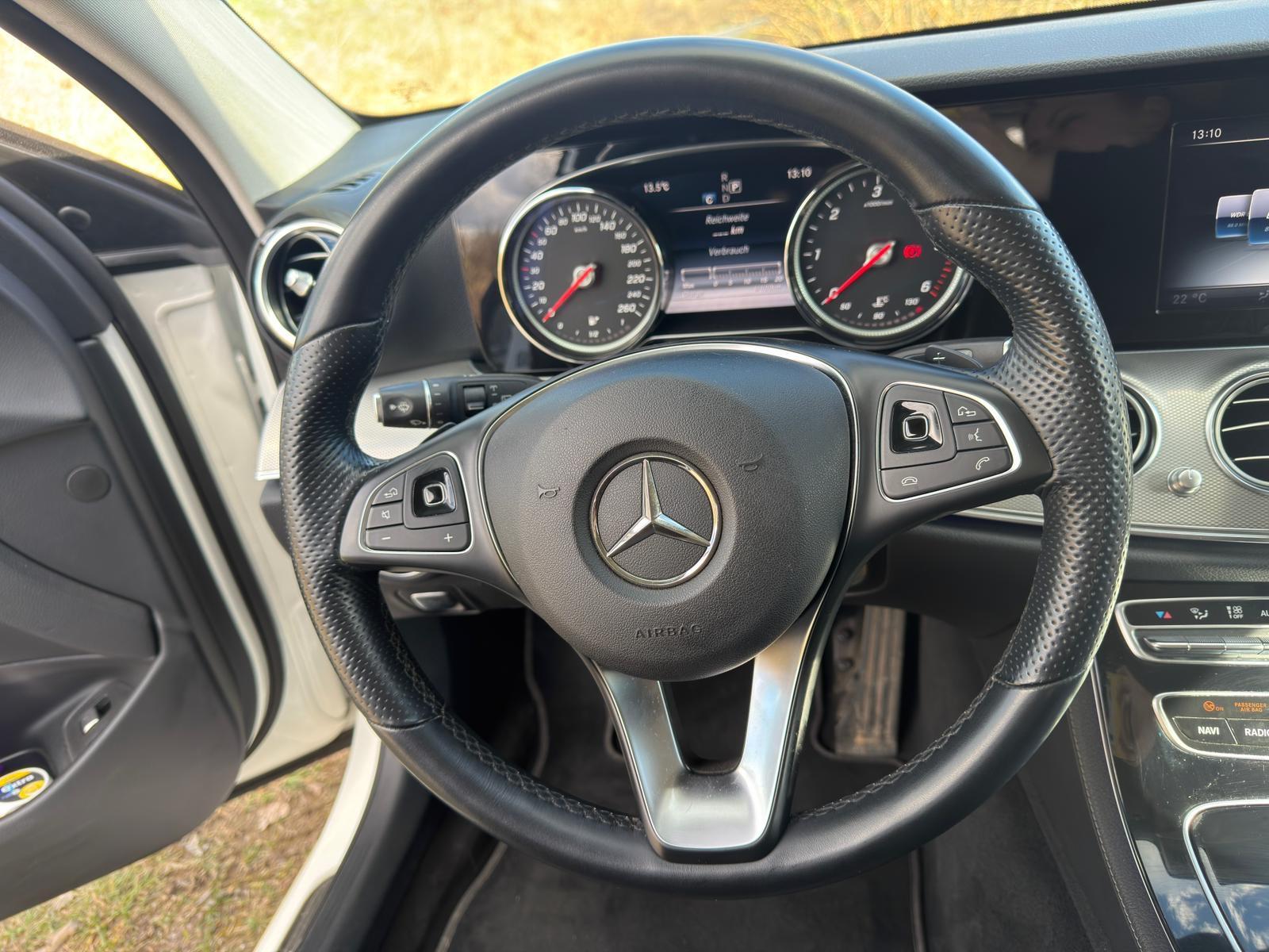 Mercedes-Benz E 220 d Autom. -