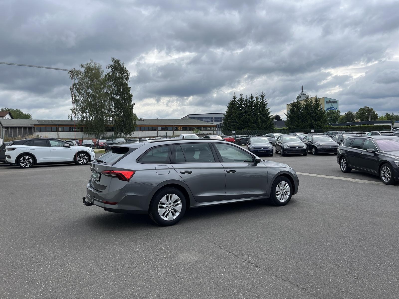 Skoda Octavia Combi 2.0 TDI DSG Blackline 141€ m.20% A