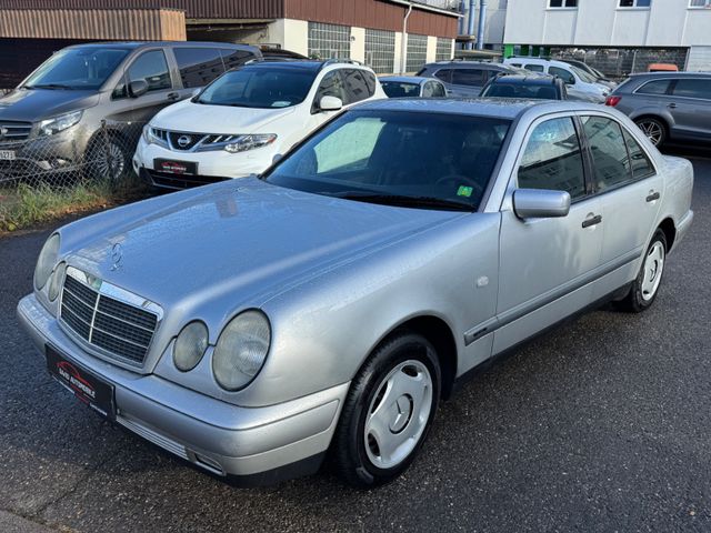 Mercedes-Benz E 200 CLASSIC *TÜV 09-2025/SCHIEBEDACH/GEPFLEGT*