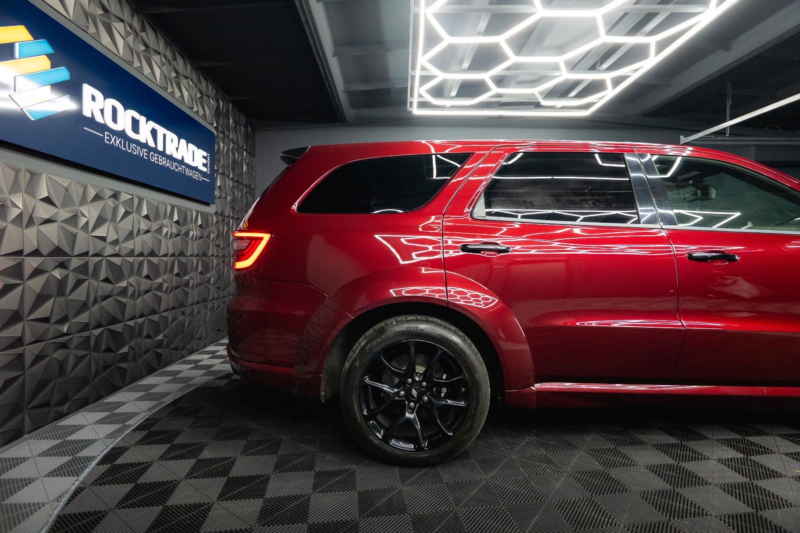 Fahrzeugabbildung Dodge Durango 5.7 V8 SRT 4x4 Night-Paket WIDEBODY 19%
