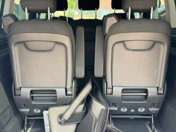 Mercedes V 220 - 12