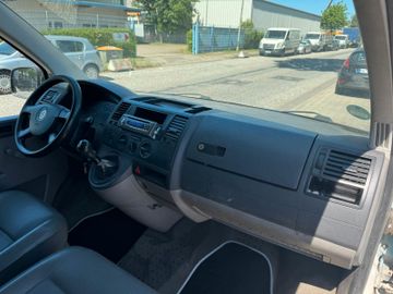 Volkswagen T5 Transporter - 11