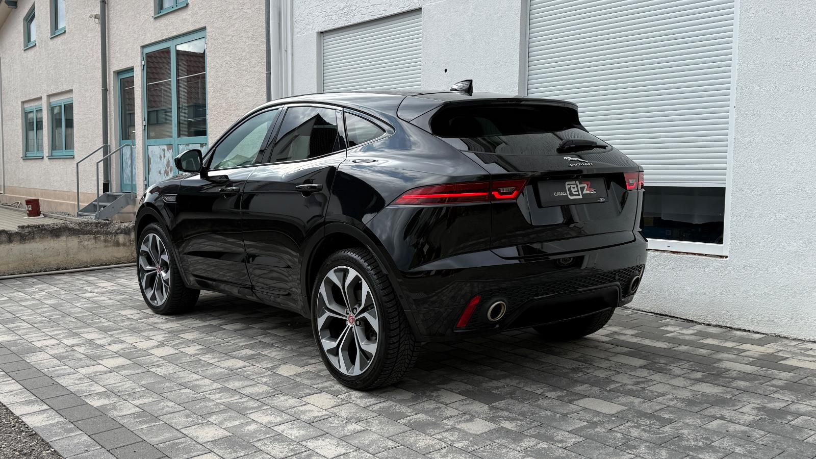 JAGUAR E-PACE R-DYNAMIC 4WD 300ch - HAYON ÉLECTRIQUE - PACK SPORT - RÉGLAGE ÉLECTRIQUE DES SIÈGES - 1ERE MAIN - HISTORIQUE ENTRETIEN COMPLET