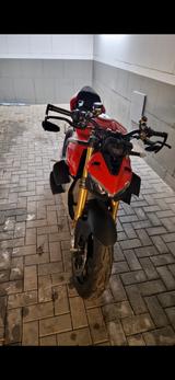Ducati Streetfighter V4S - Offers