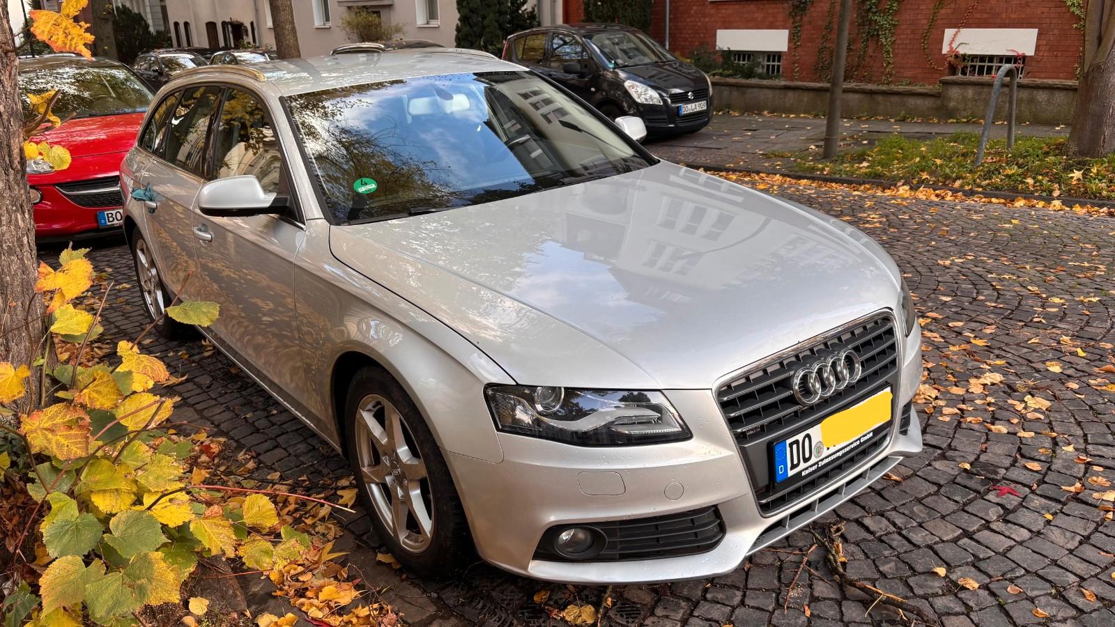 Audi A4 2011 — вигляд ззаду
