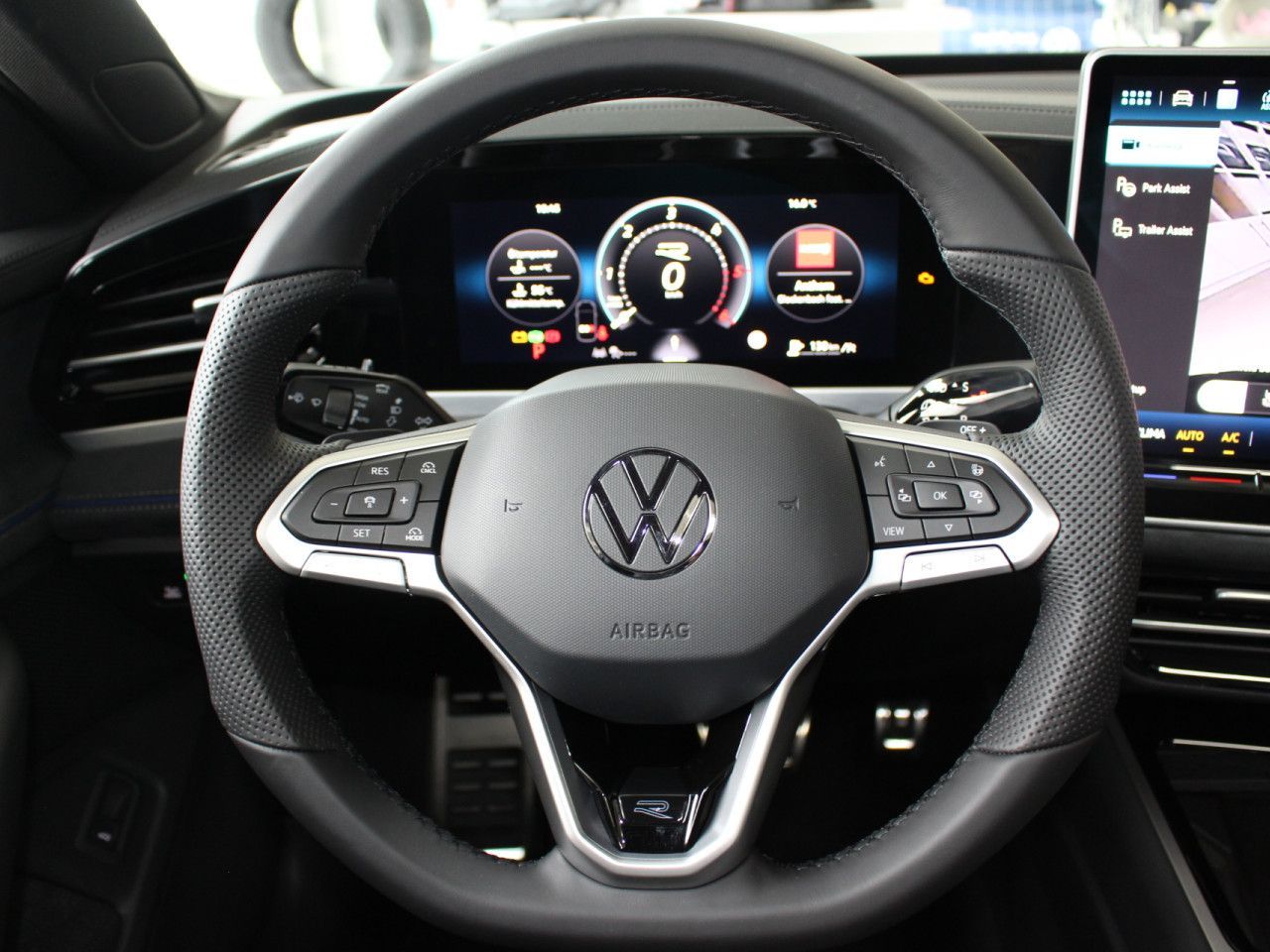 Fahrzeugabbildung Volkswagen Passat Variant 2.0 TDI SCR 4M R-LINE