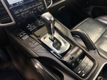 Porsche Cayenne - 12