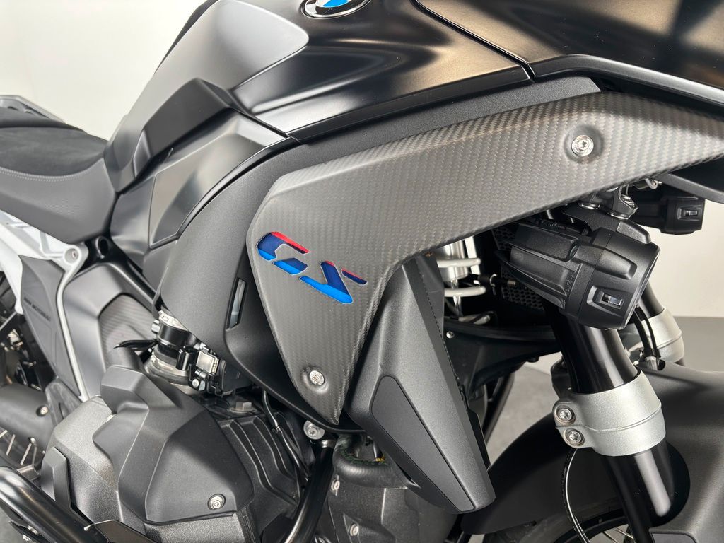 Fahrzeugabbildung BMW R1300 GS *HP-CORSE *VIEL ZUBEHÖR *TOP-ZUSTAND