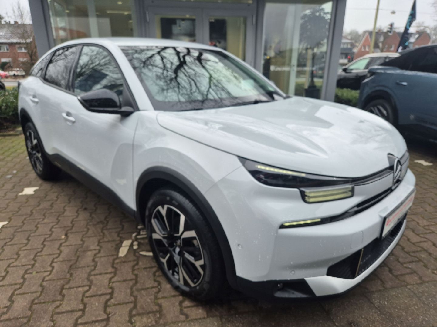 Fahrzeugabbildung Citroën C4 Max 1.2 Hybrid 136 e-DCS6 SHZ Keyless