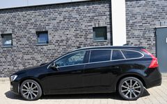 VOLVO V60 Kombi D4 Summum Leder Schiebedach Navi VOLL