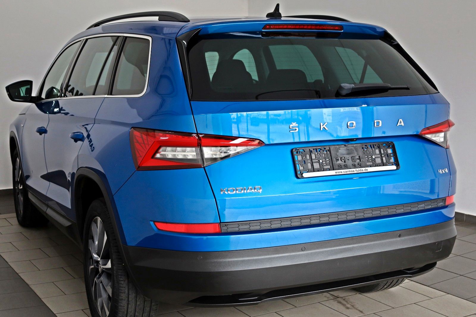 Fahrzeugabbildung SKODA Kodiaq Drive 125 4x4 7 Si,Navi,LED,ACC,AHK,SR+WR