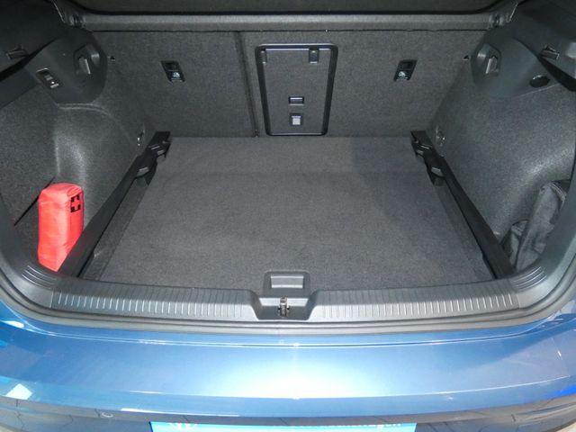 Golf 1.5 eTSI R-Line AHK PANO ACC IQ.LIGHT