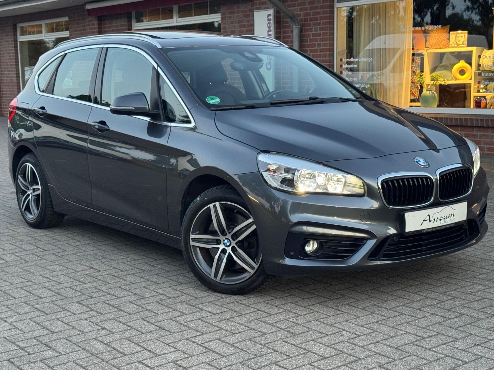 BMW 225i xDrive Sport Line/Pano/AHK/Kamer/H-up/Leder