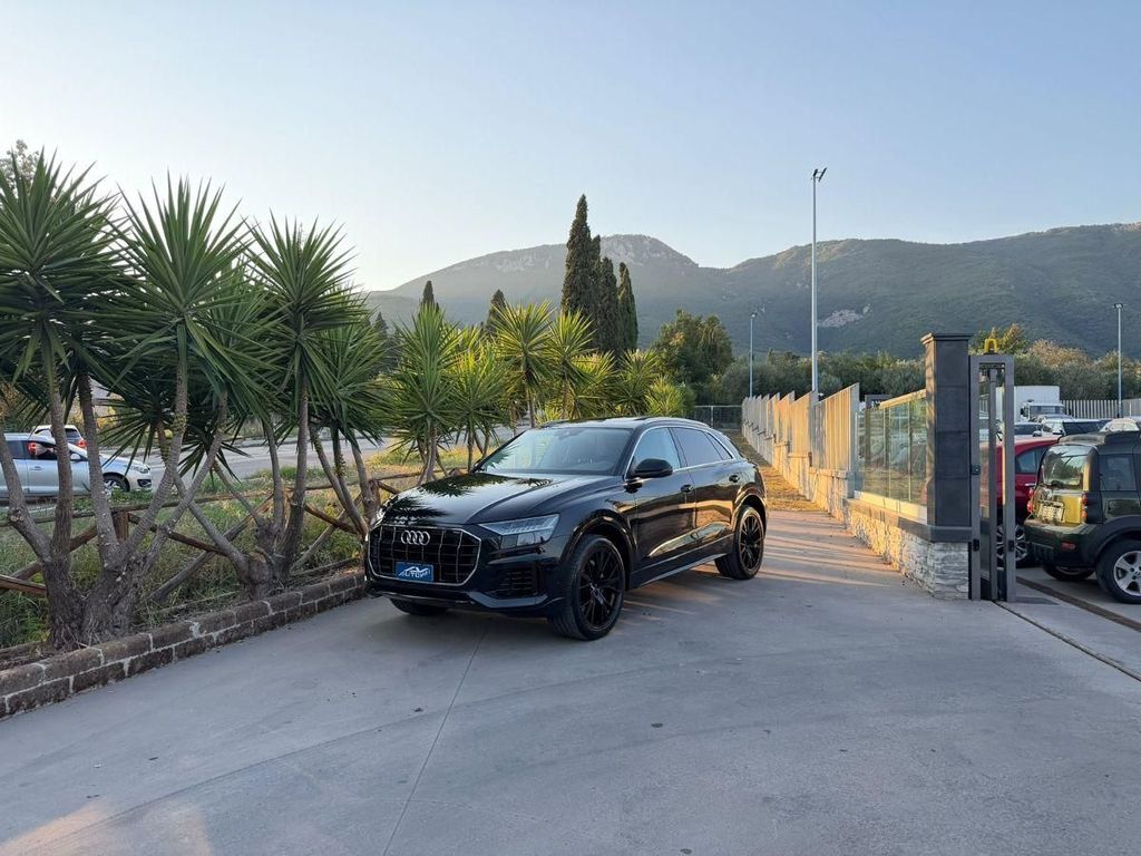 Image of Audi Q8